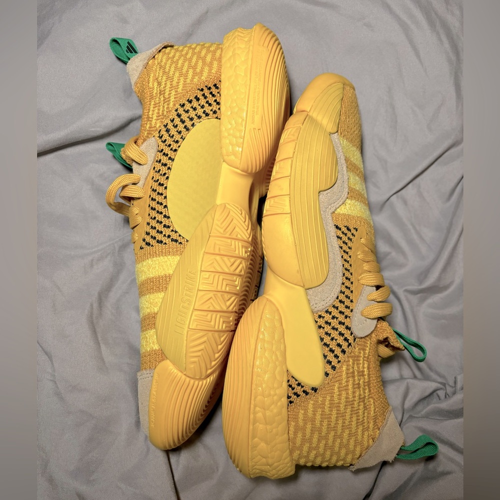 adidas Trae Young 2 Hazy Yellow men’s size 9.5 new no box